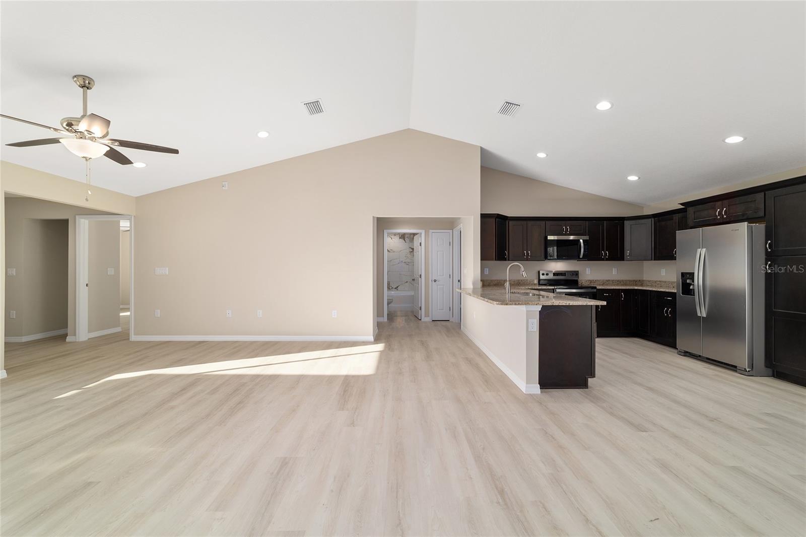 RAINBOW LAKES ESTATE - Residential