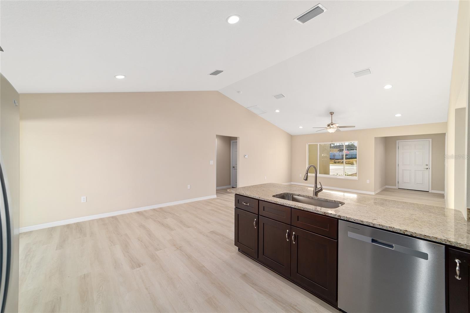 RAINBOW LAKES ESTATE - Residential