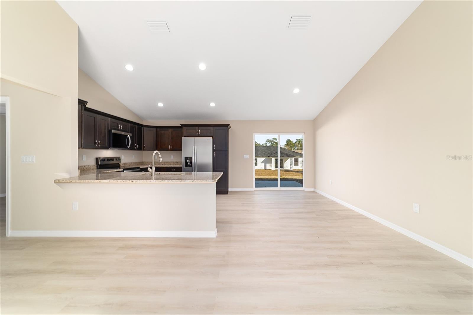 RAINBOW LAKES ESTATE - Residential