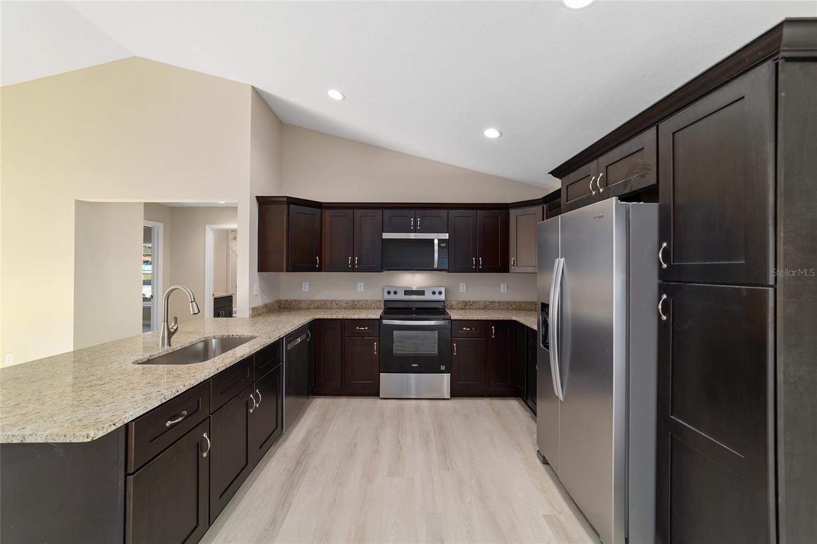 RAINBOW LAKES ESTATE - Residential