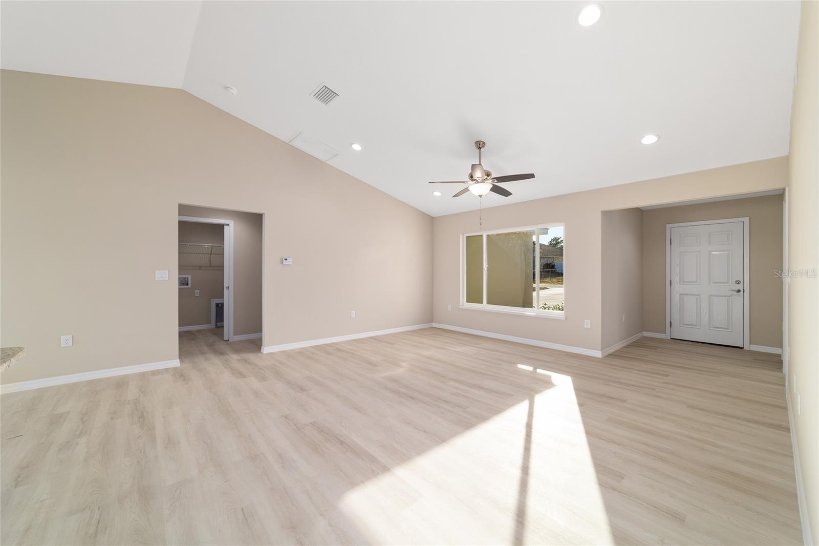 RAINBOW LAKES ESTATE - Residential