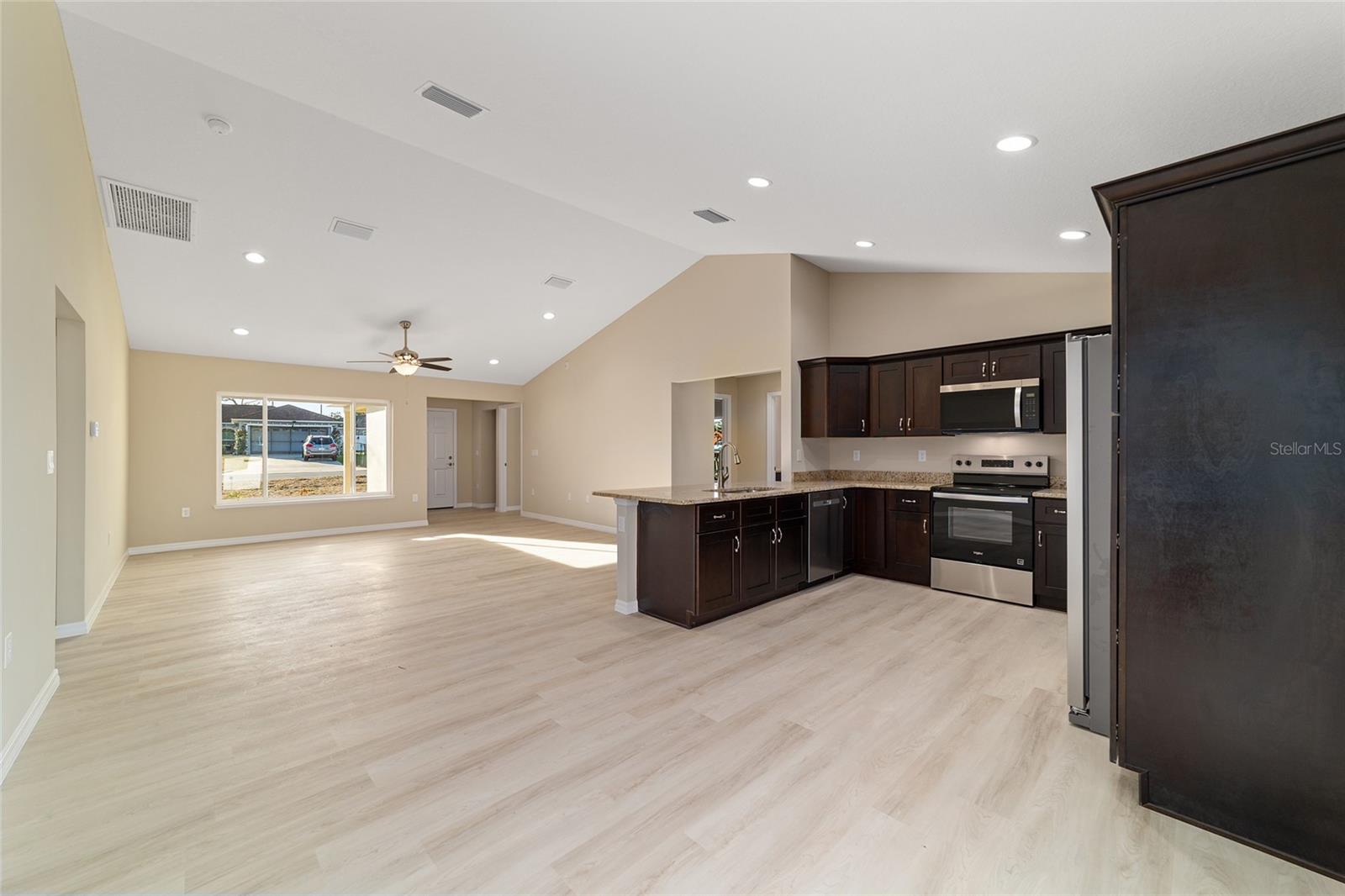 RAINBOW LAKES ESTATE - Residential