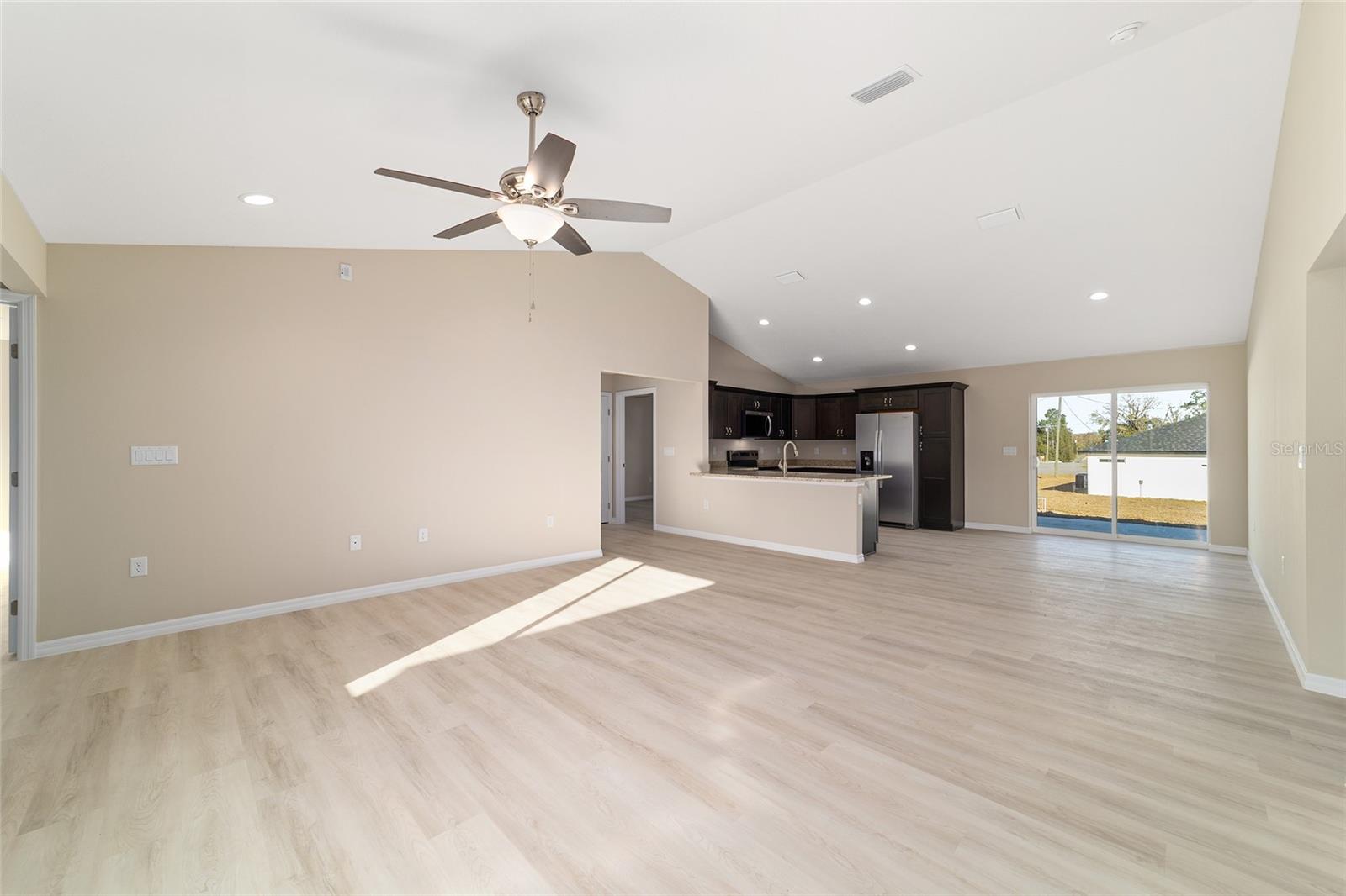 RAINBOW LAKES ESTATE - Residential