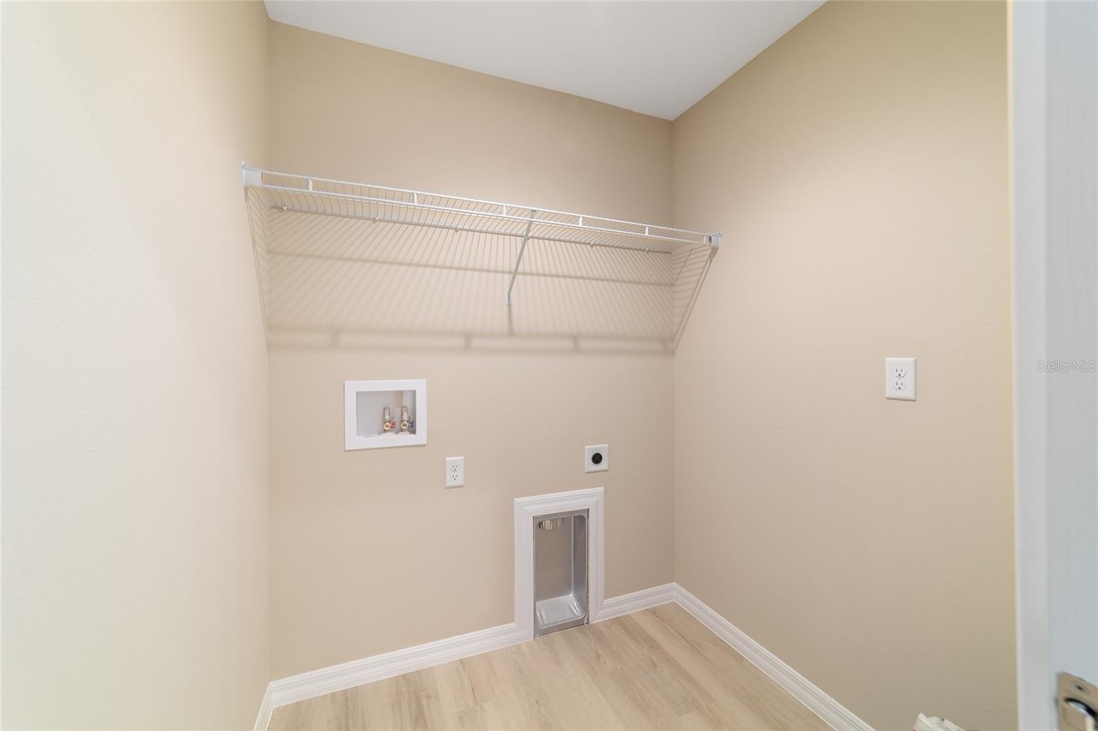 RAINBOW LAKES ESTATE - Residential