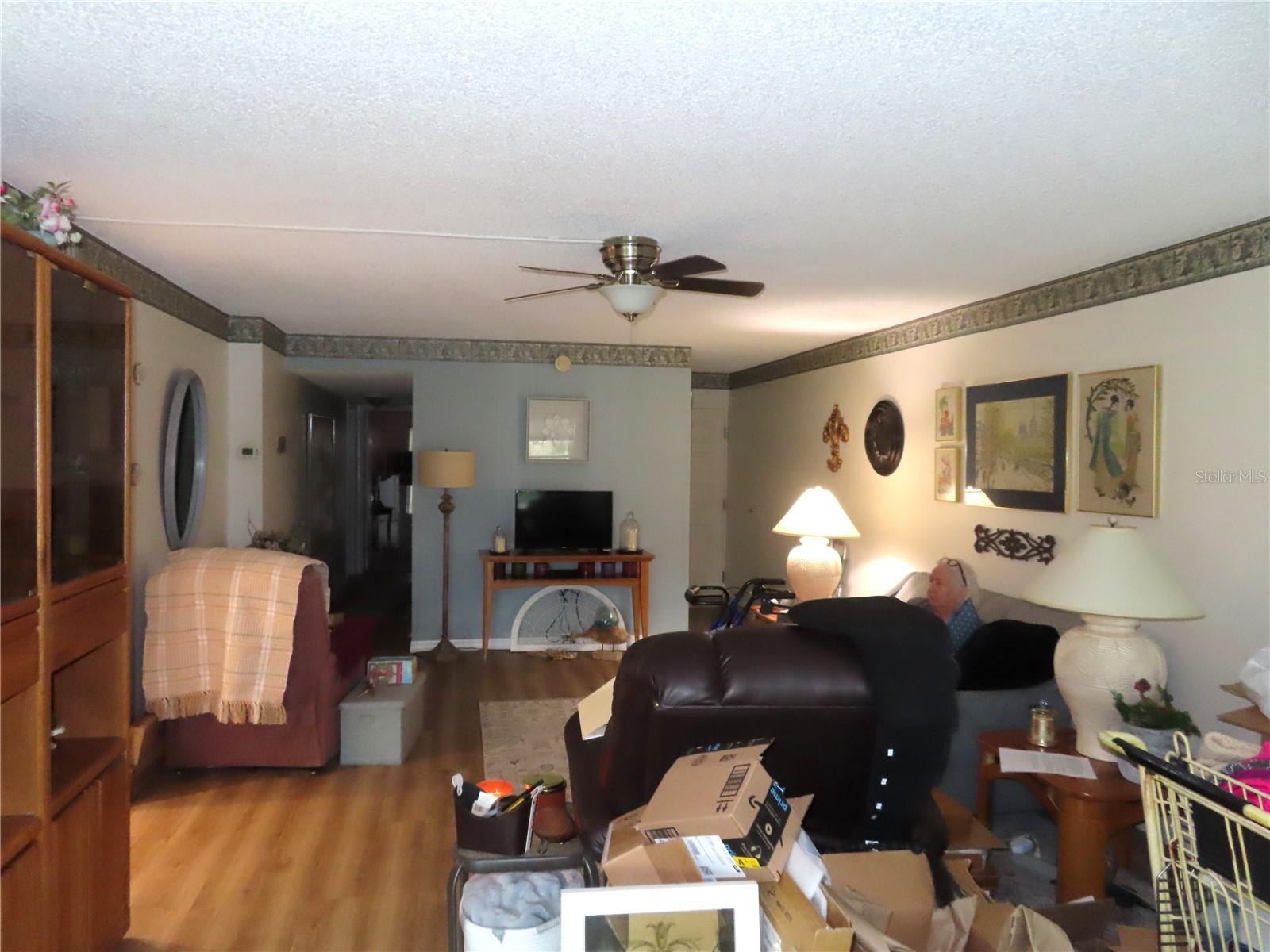 PENTHOUSE GREENS - Residential