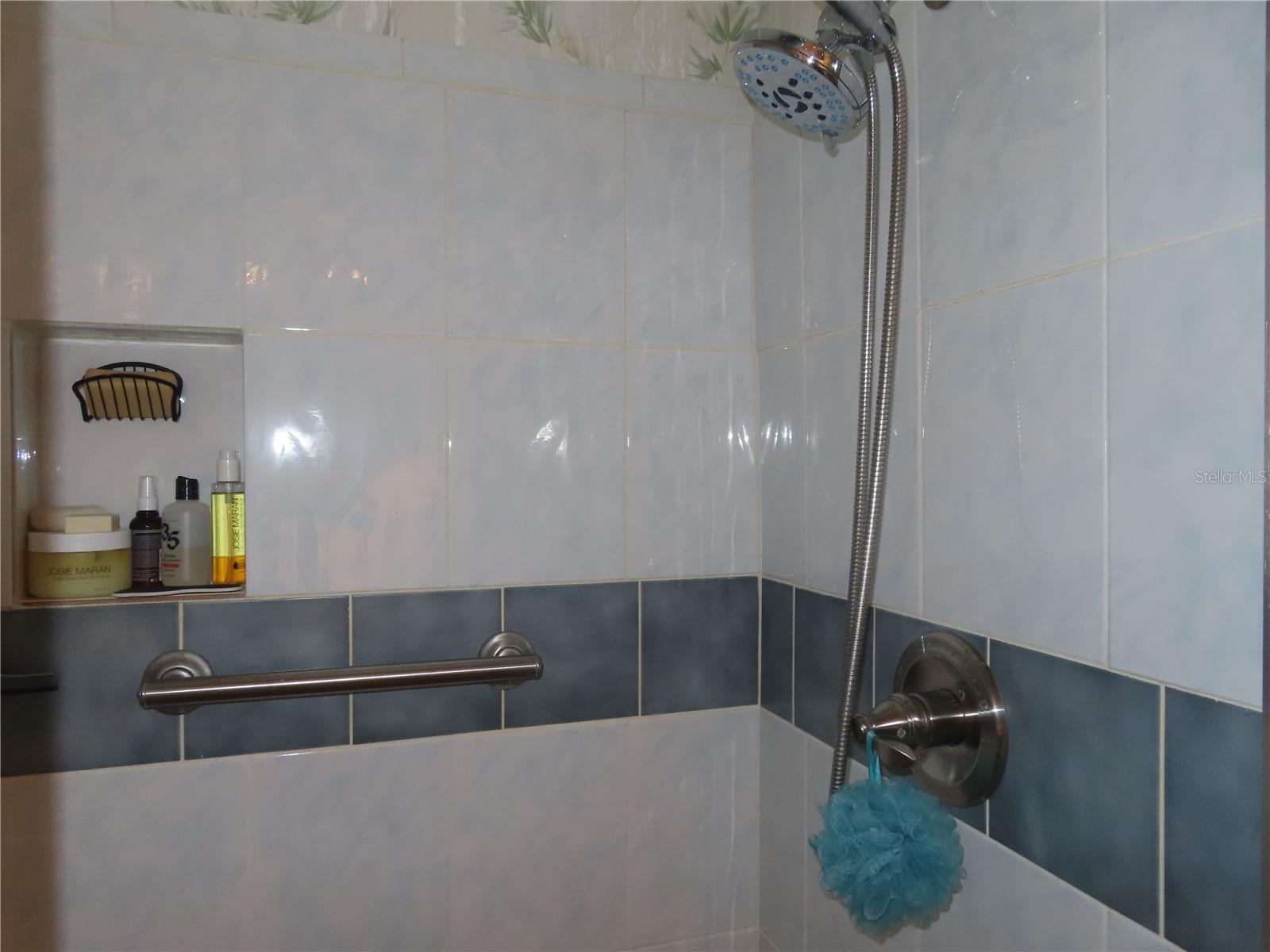 PENTHOUSE GREENS - Residential