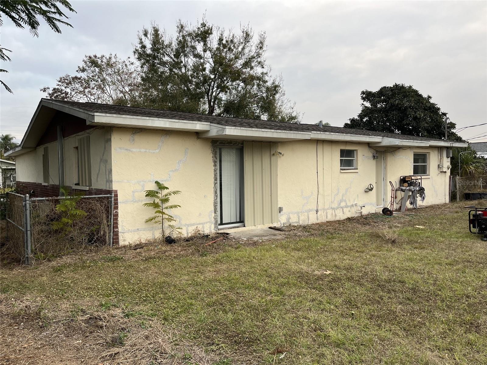 LAKEVIEW SHORES SEC E - Residential