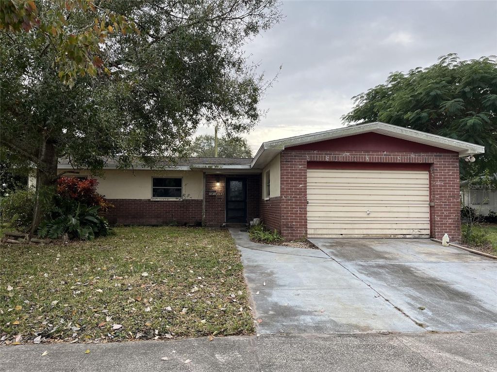 Photo of 2431 Lakeview Drive, Melbourne, FL 32935 (MLS # O6373050)