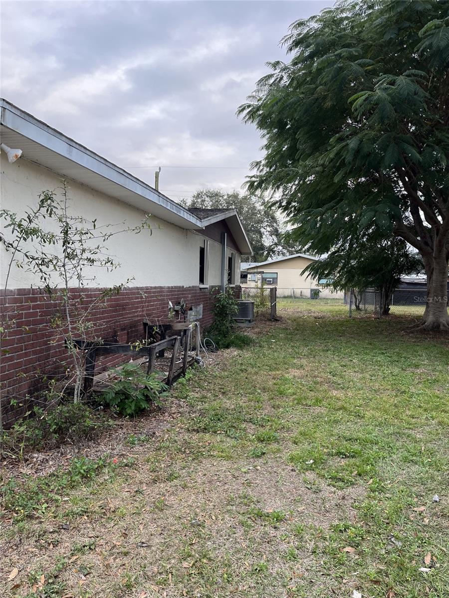 LAKEVIEW SHORES SEC E - Residential