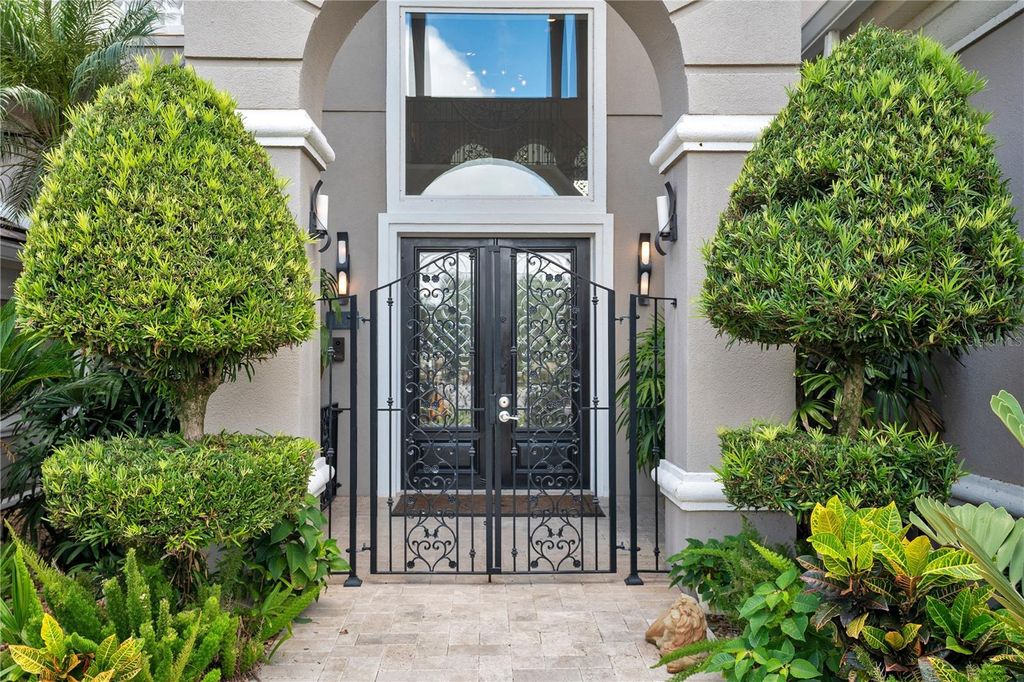 Photo of 1117 Oxbridge Lane, Ormond Beach, FL 32174 (MLS # V4943822)