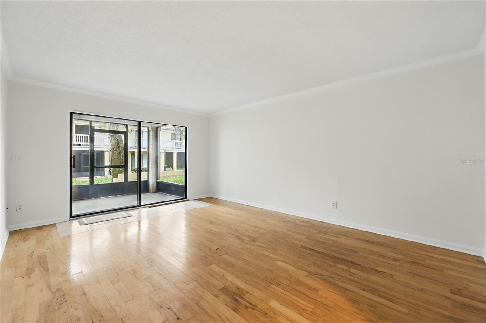 CARLTON AT OAK LANDING CONDO - Residential