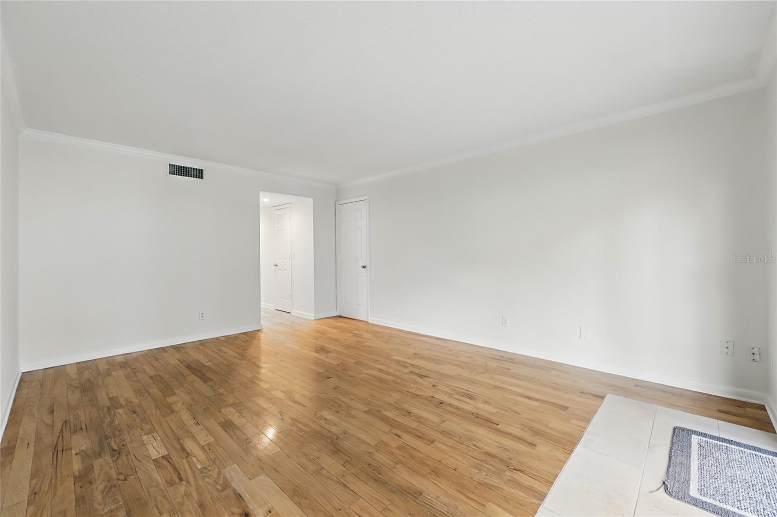 CARLTON AT OAK LANDING CONDO - Residential