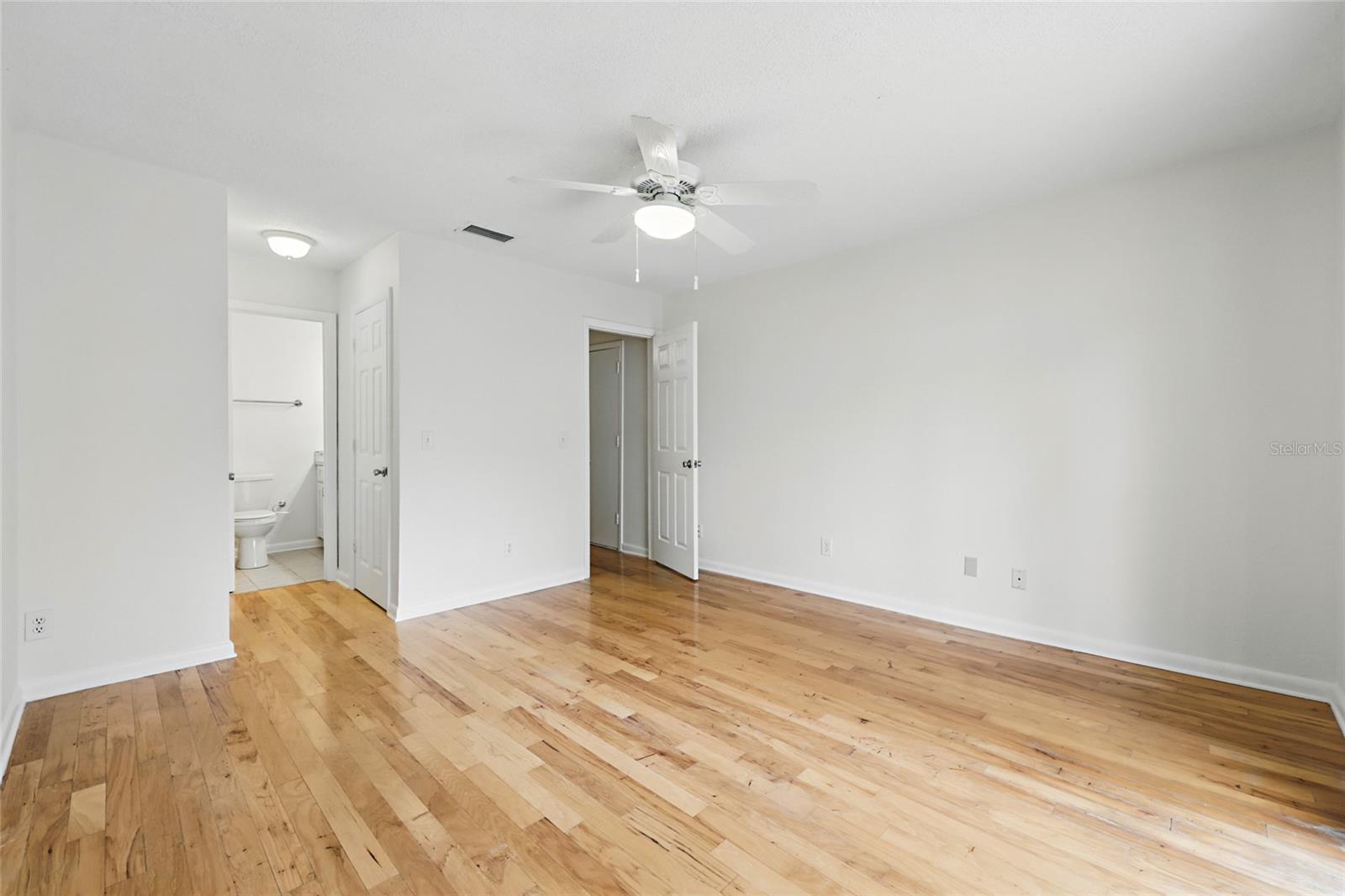 CARLTON AT OAK LANDING CONDO - Residential