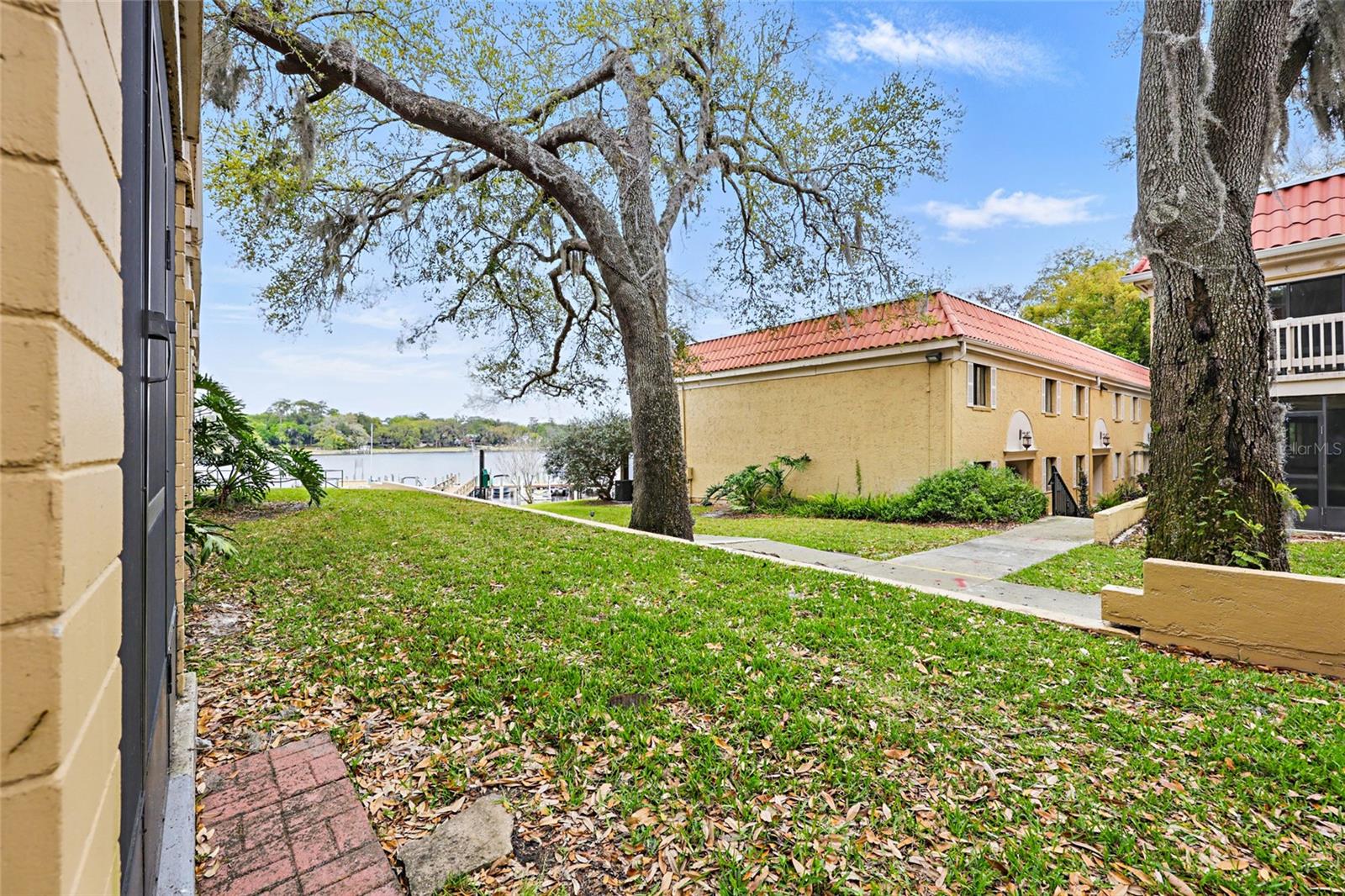 CARLTON AT OAK LANDING CONDO - Residential
