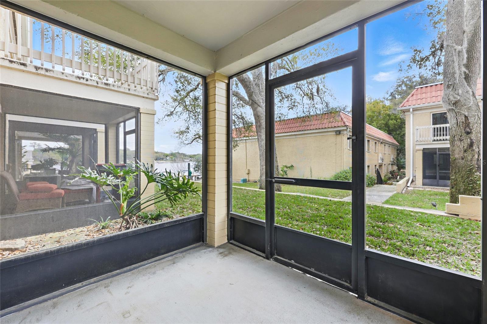 CARLTON AT OAK LANDING CONDO - Residential