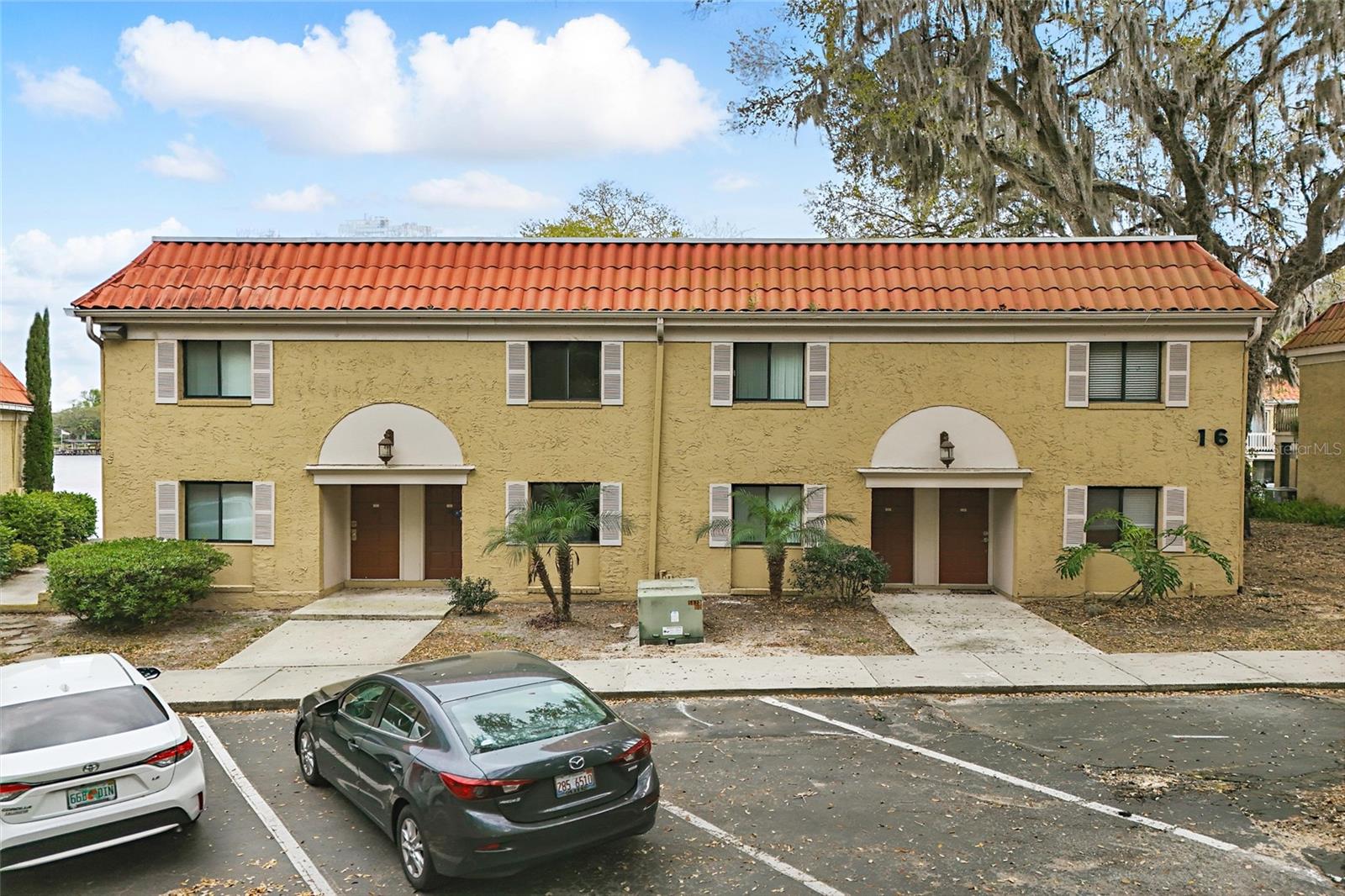 CARLTON AT OAK LANDING CONDO - Residential
