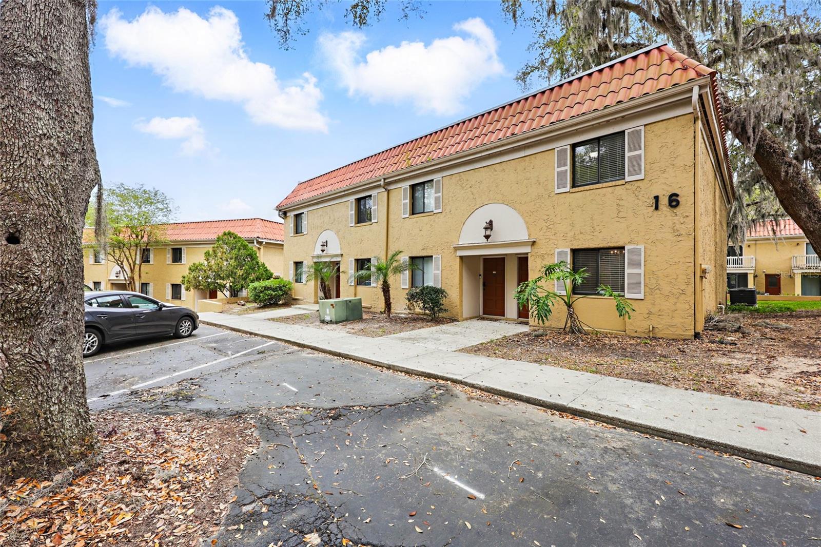 CARLTON AT OAK LANDING CONDO - Residential