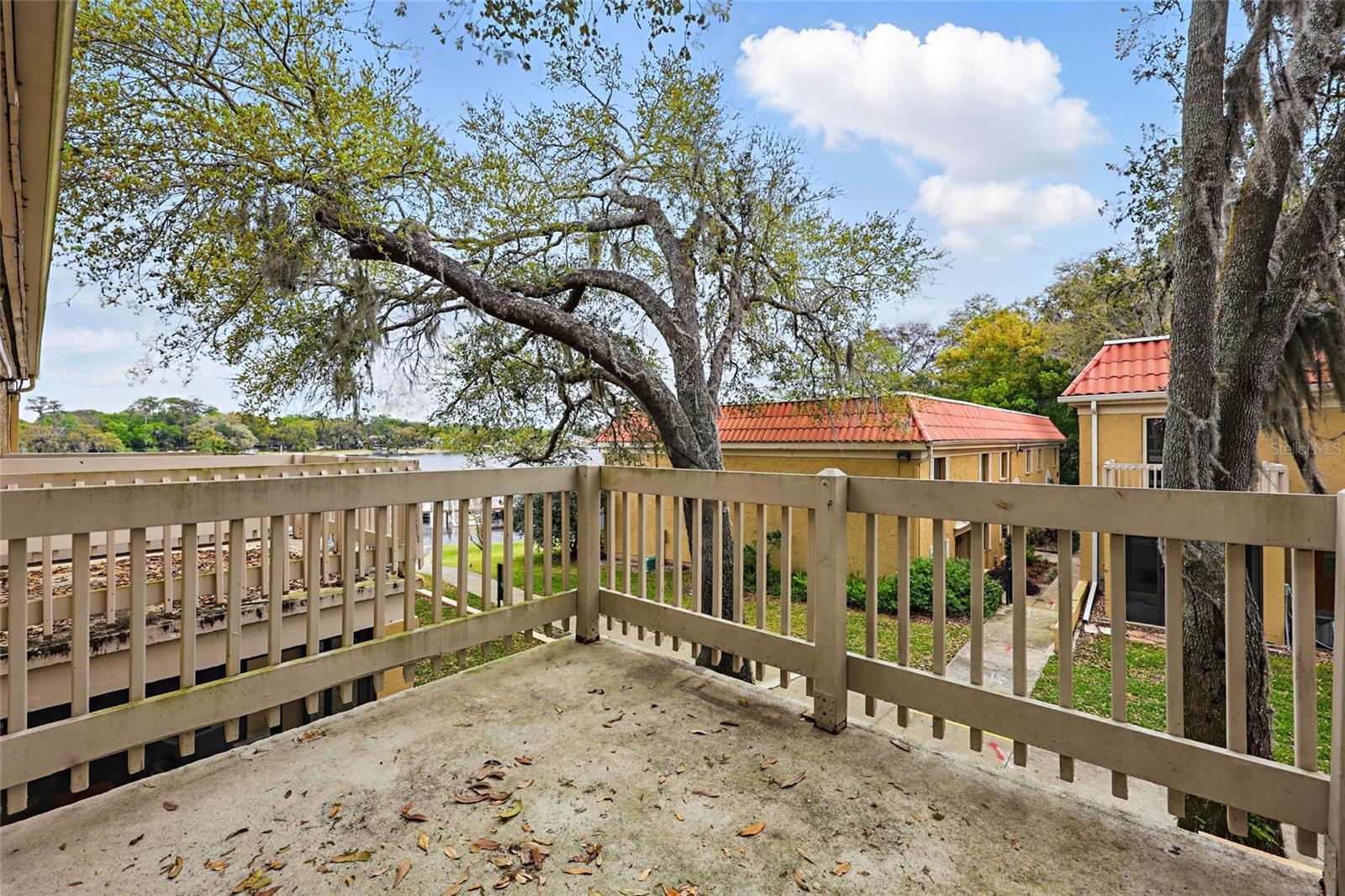 CARLTON AT OAK LANDING CONDO - Residential