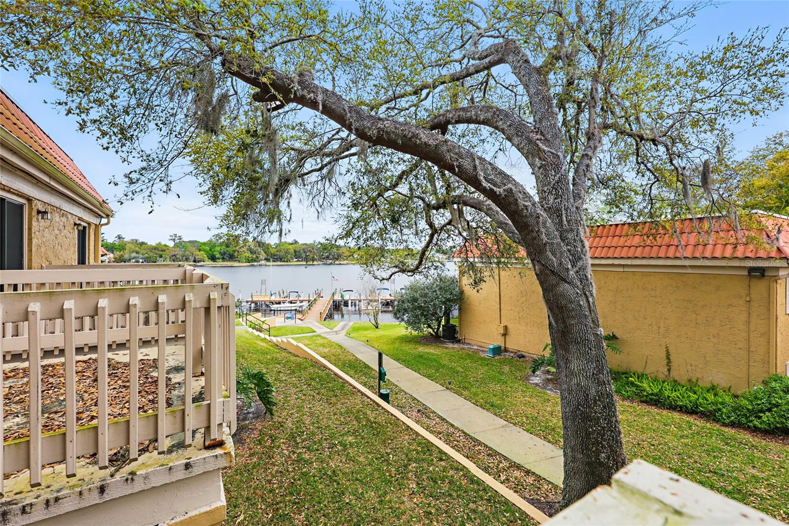 CARLTON AT OAK LANDING CONDO - Residential