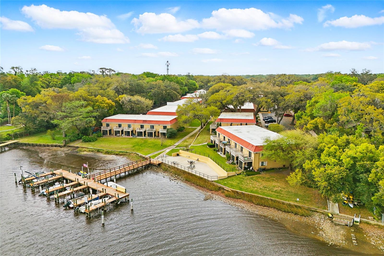 CARLTON AT OAK LANDING CONDO - Residential
