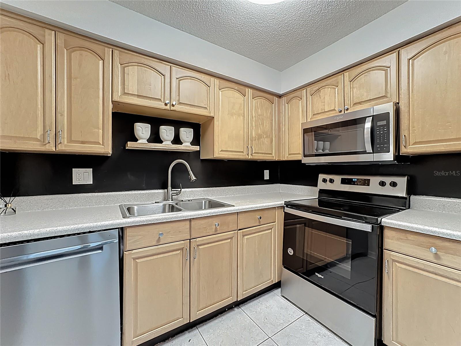 LAKE HOWELL ARMS CONDO - Residential