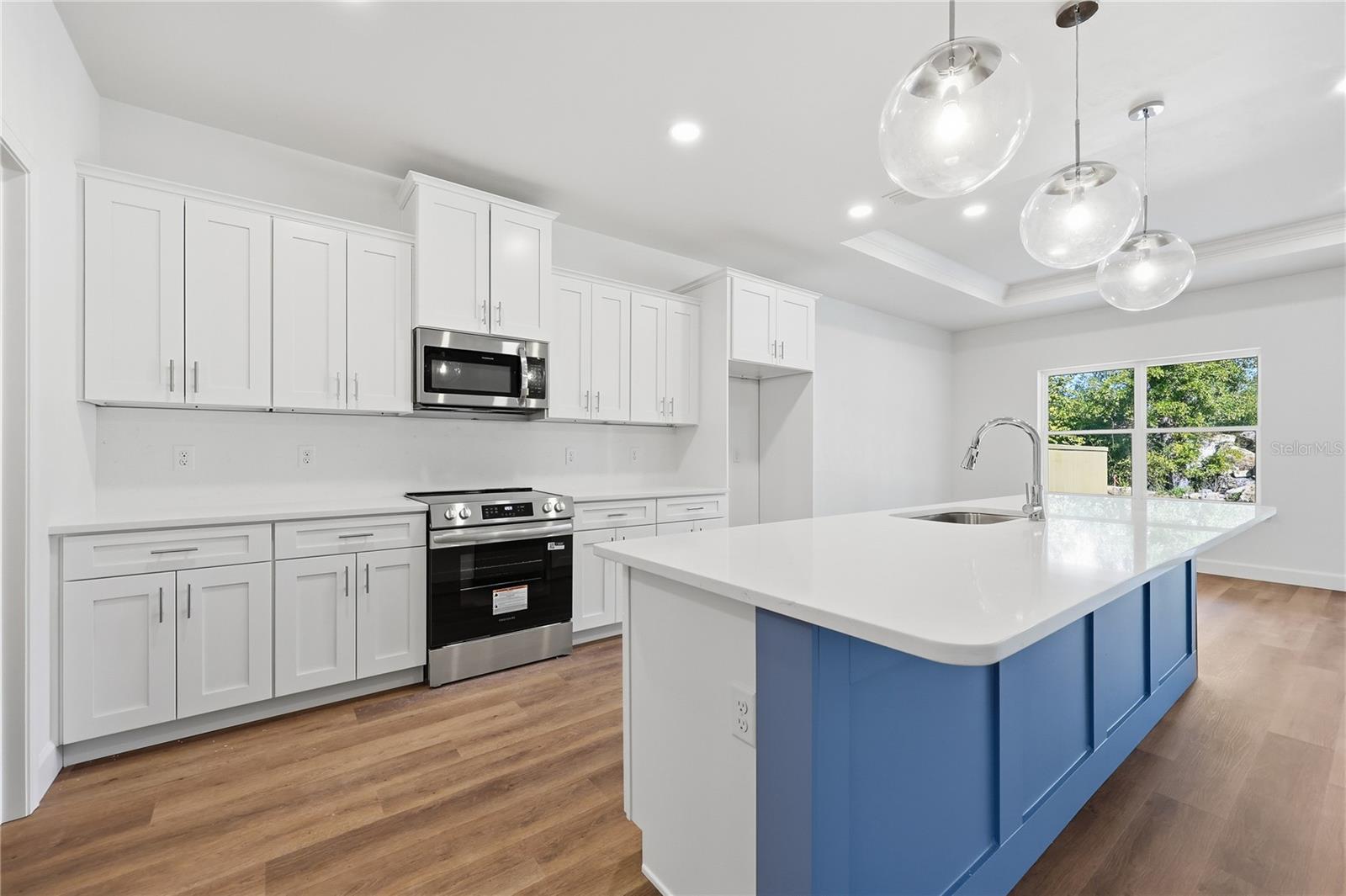 GRAND OAKS AT TOWER - Residential