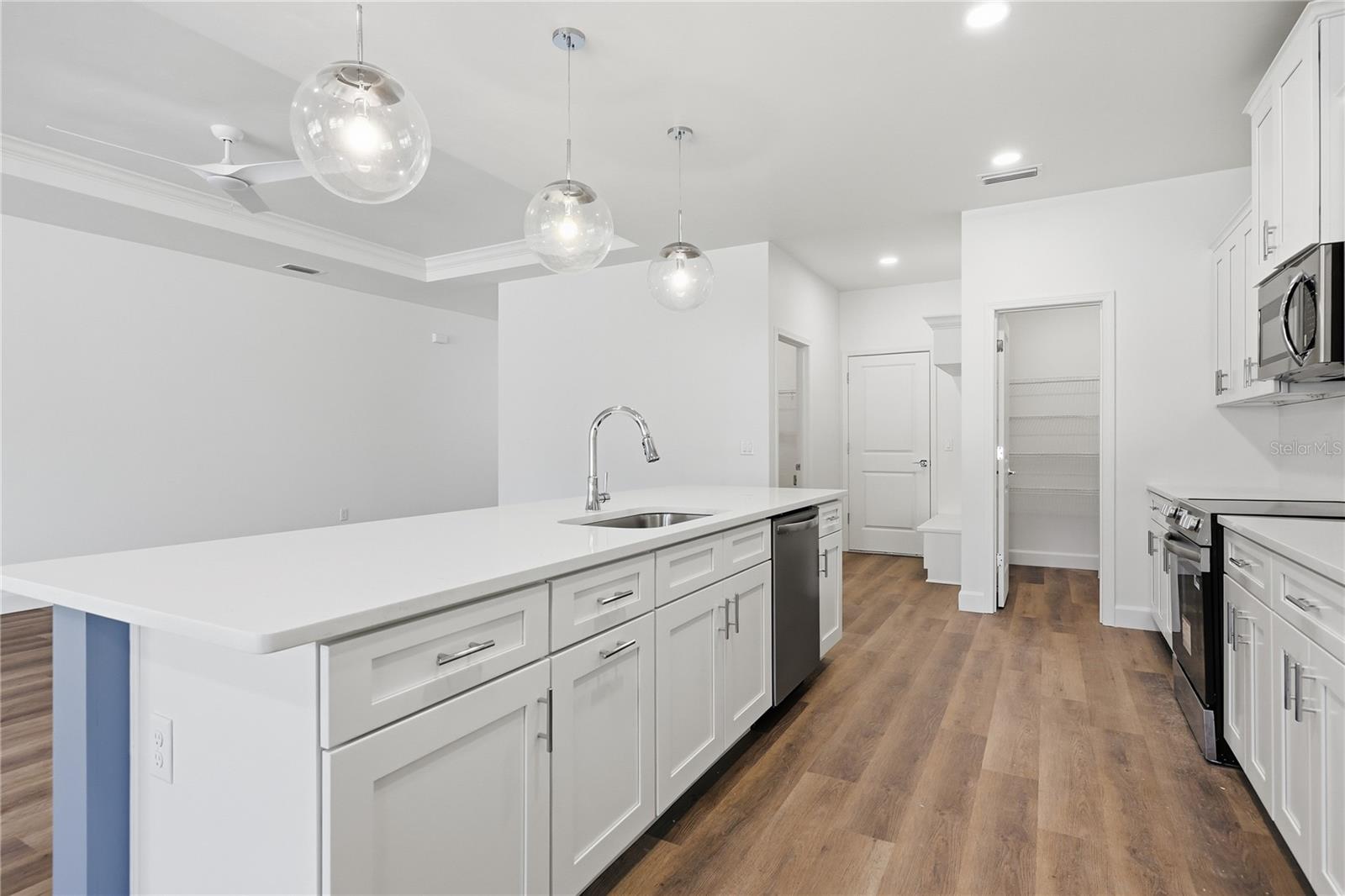 GRAND OAKS AT TOWER - Residential