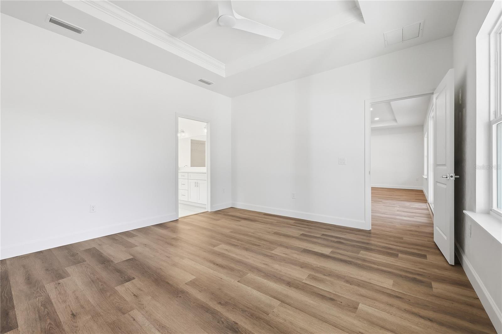 GRAND OAKS AT TOWER - Residential