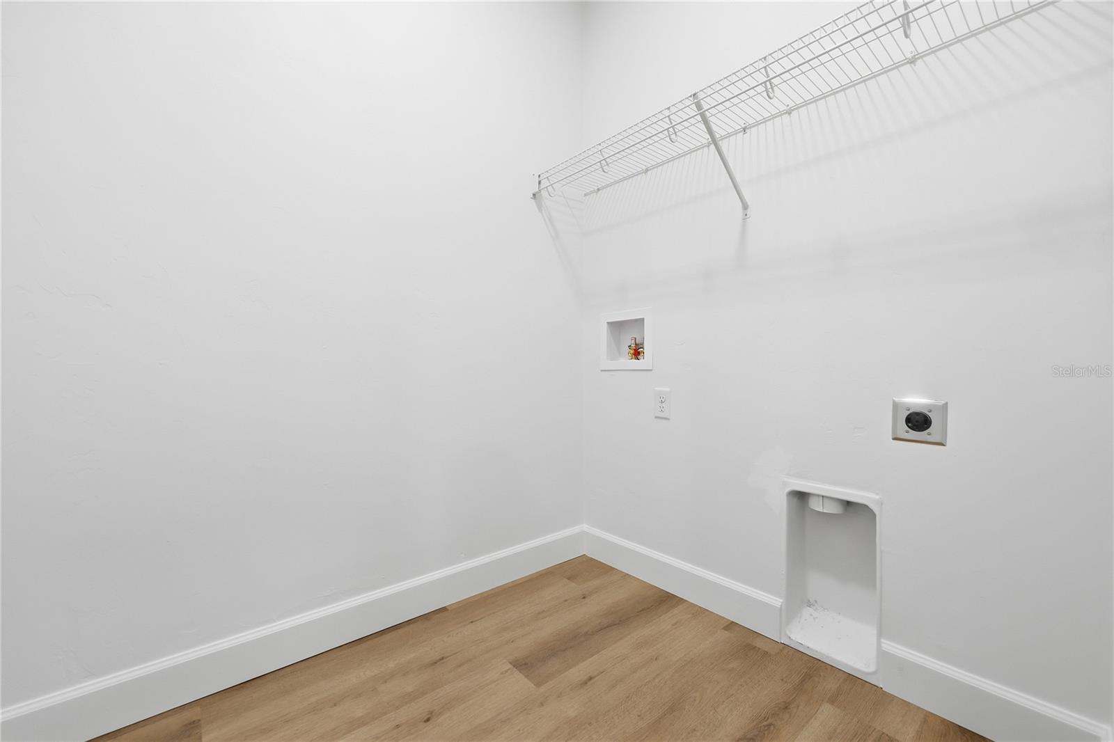 GRAND OAKS AT TOWER - Residential