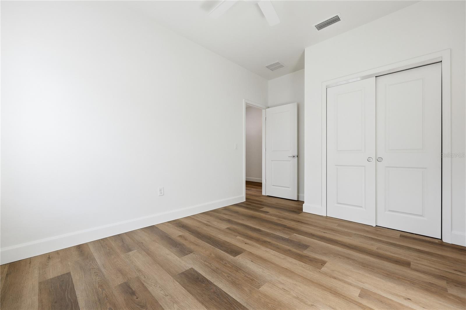 GRAND OAKS AT TOWER - Residential