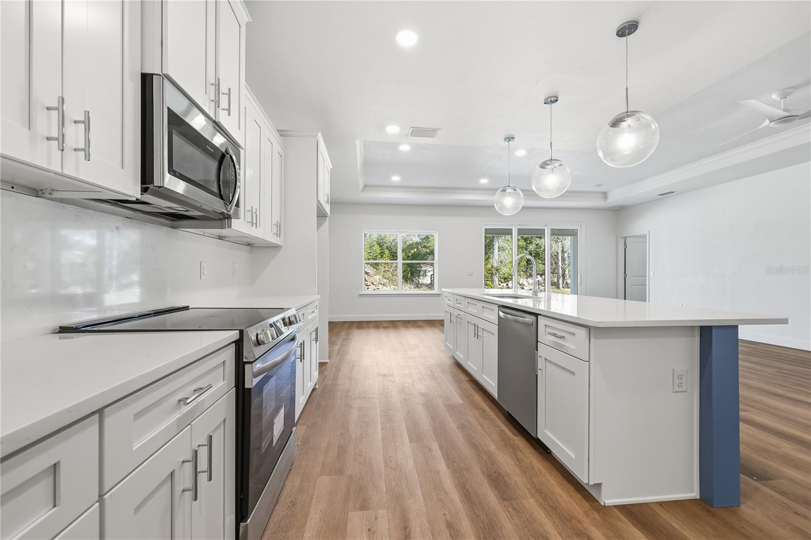 GRAND OAKS AT TOWER - Residential