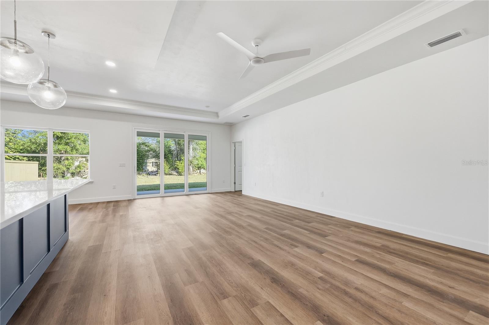 GRAND OAKS AT TOWER - Residential