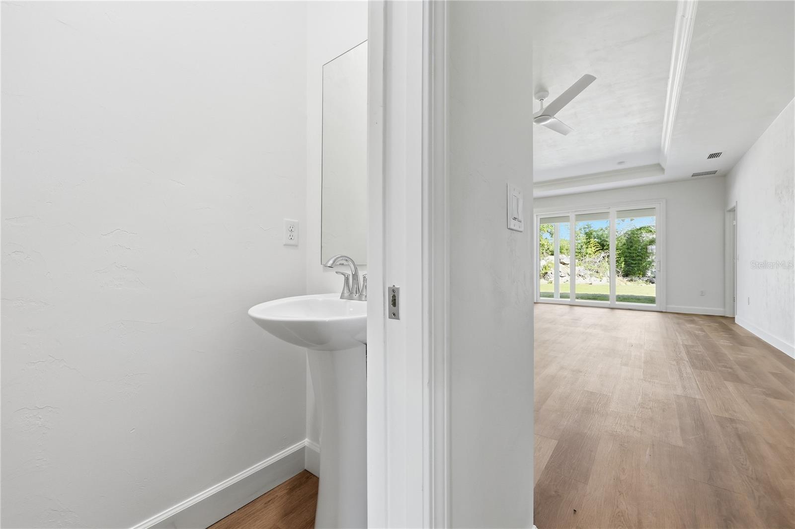 GRAND OAKS AT TOWER - Residential