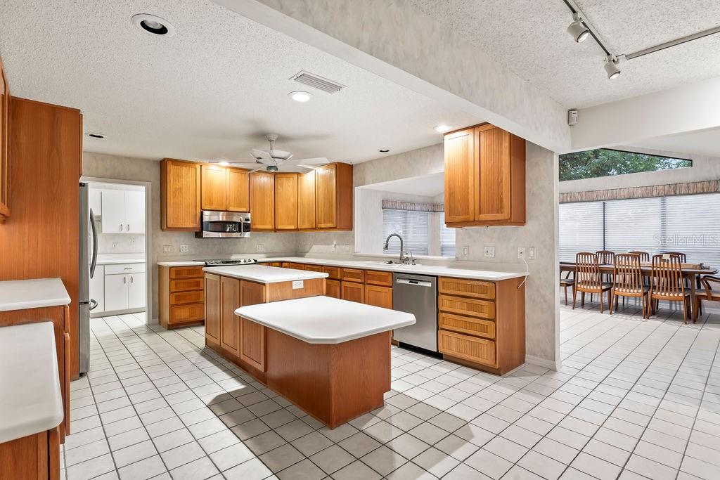 TRAILS UNITS 01-04 & 06-07 - Residential