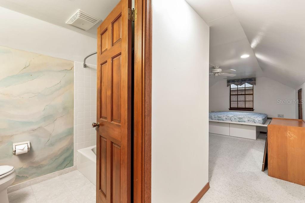 TRAILS UNITS 01-04 & 06-07 - Residential