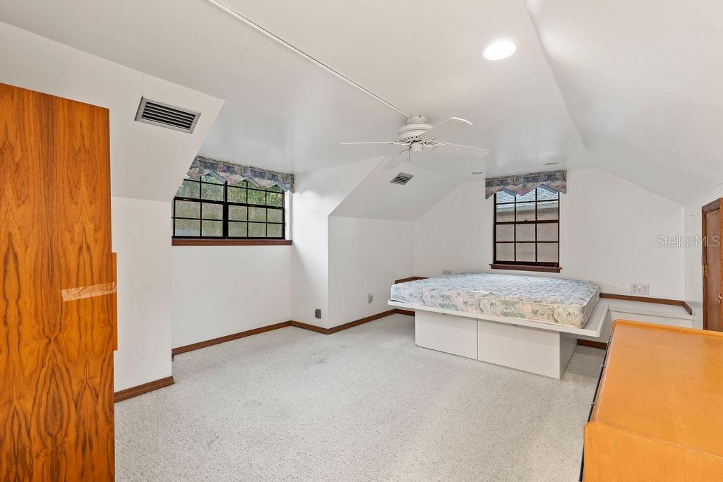 TRAILS UNITS 01-04 & 06-07 - Residential