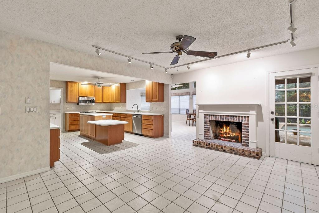 TRAILS UNITS 01-04 & 06-07 - Residential