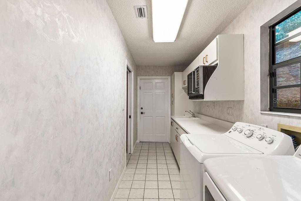 TRAILS UNITS 01-04 & 06-07 - Residential