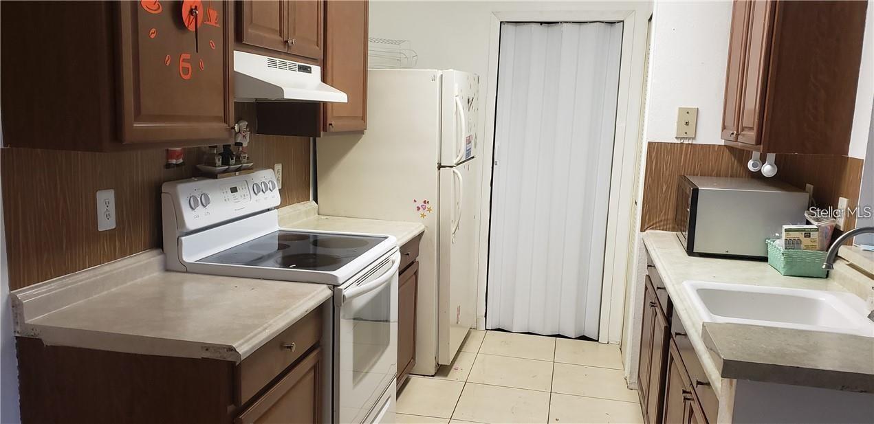 2002 CASCADES BOULEVARD 202
