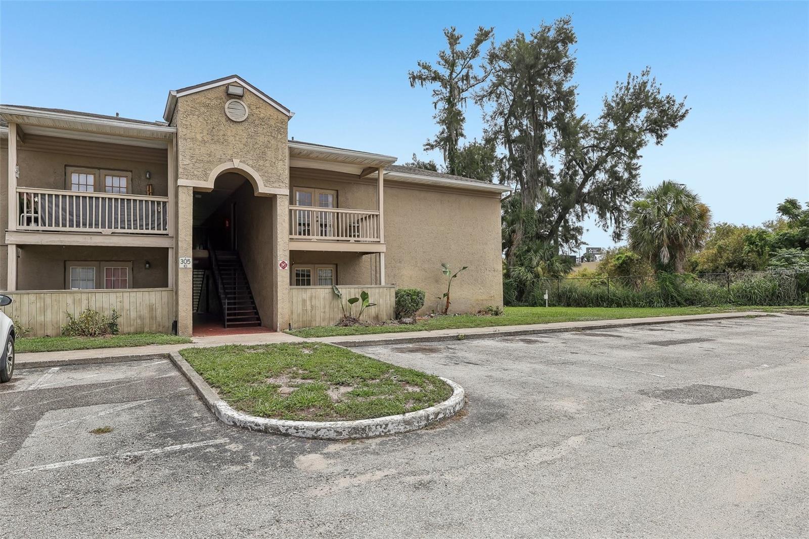 Photo 1 of 29 — 305 WYMORE ROAD 208, ALTAMONTE SPRINGS, FL 32714