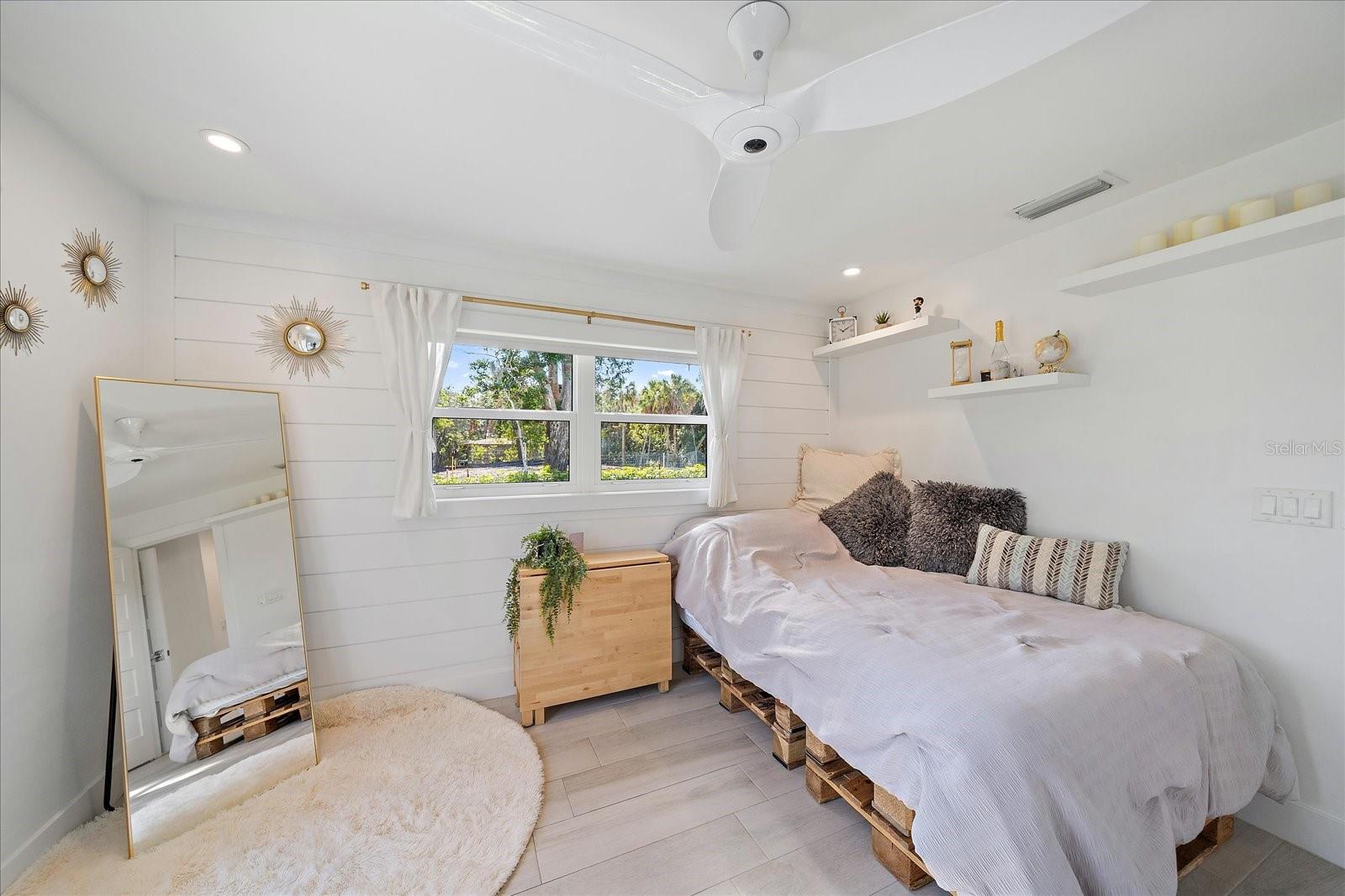 HIDDEN HARBOR - Residential