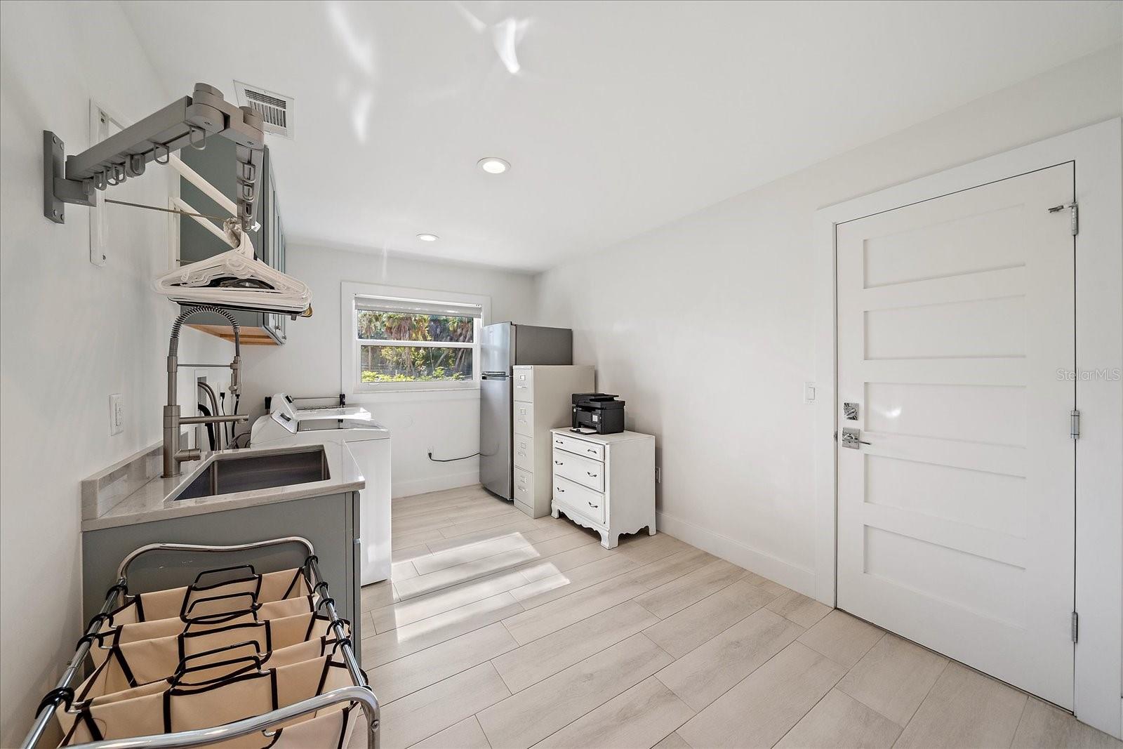 HIDDEN HARBOR - Residential