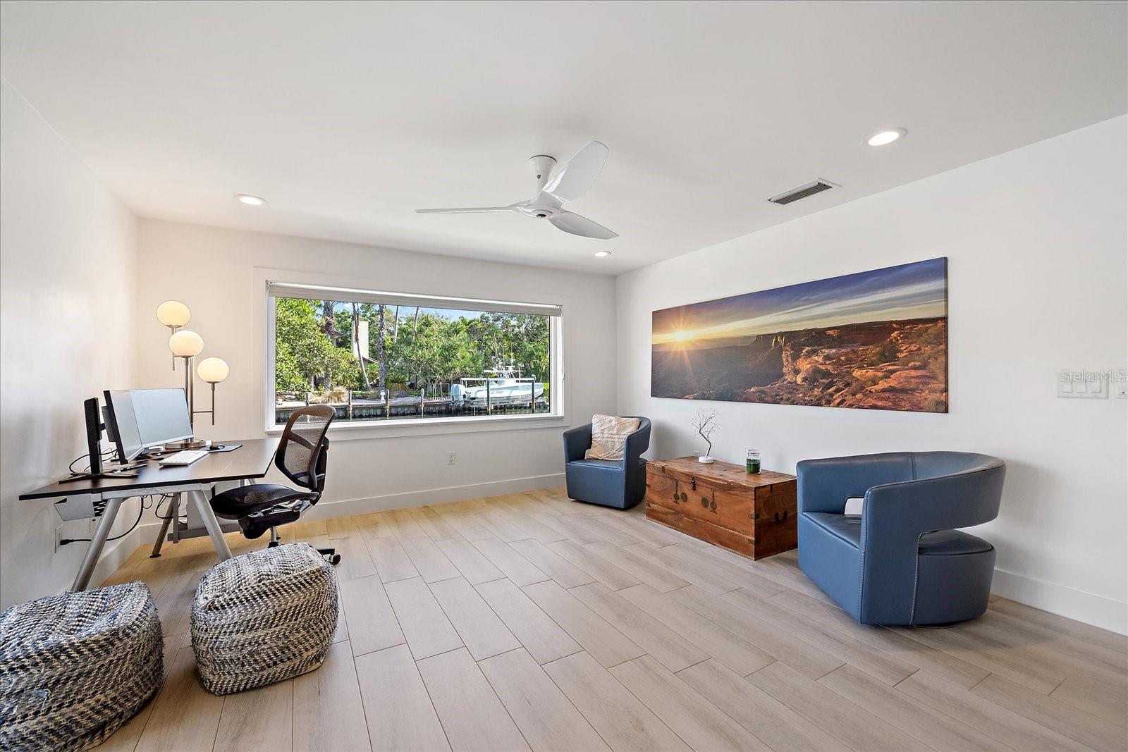 HIDDEN HARBOR - Residential