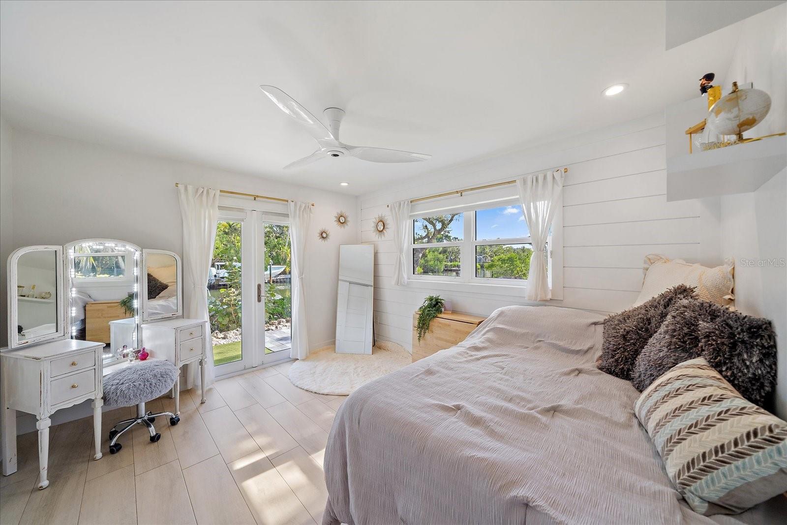 HIDDEN HARBOR - Residential