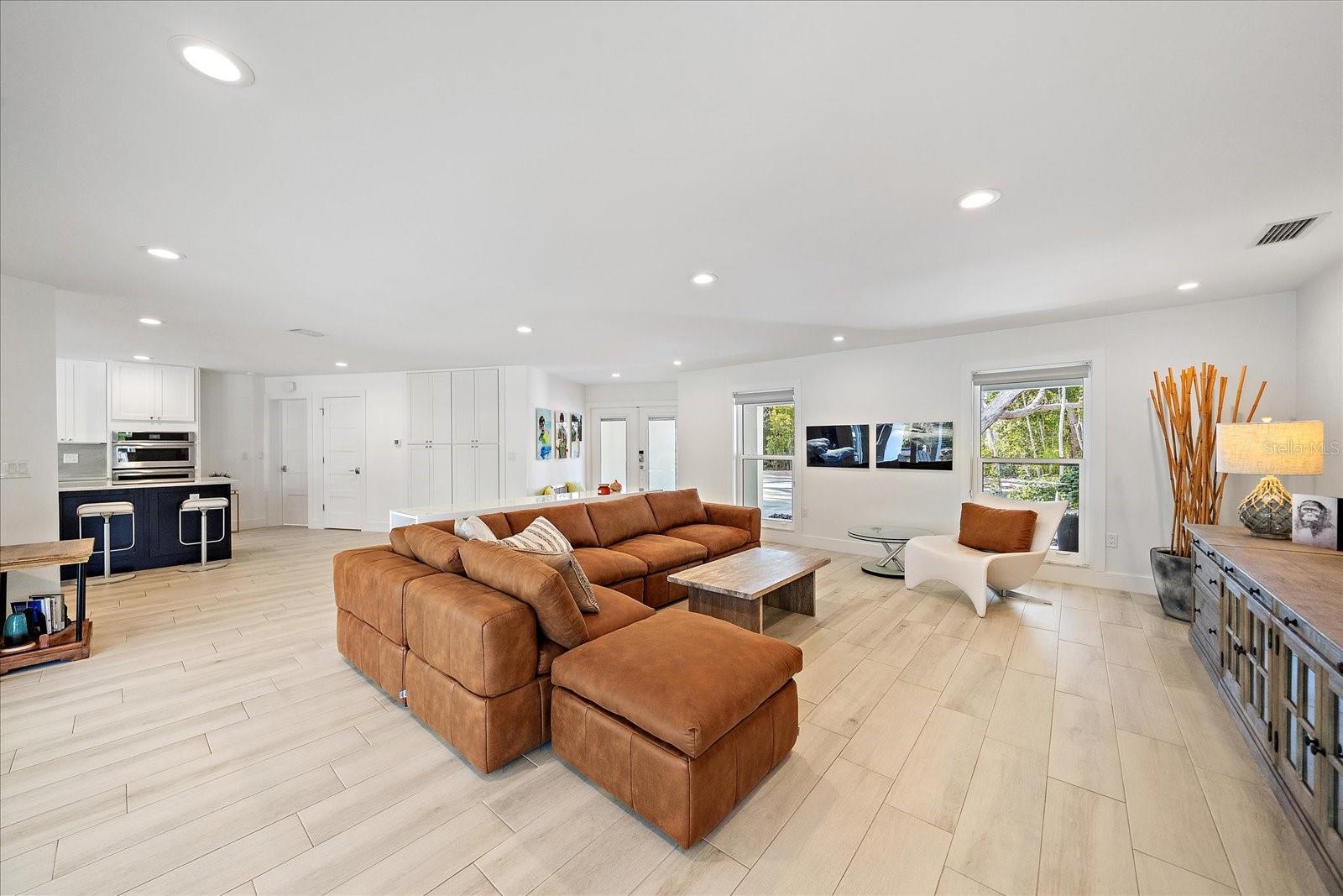 HIDDEN HARBOR - Residential