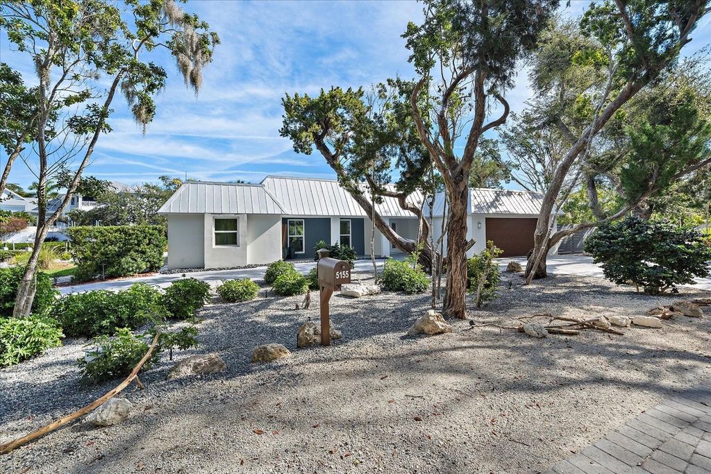 Photo of 5155 Hidden Harbor Road, Sarasota, FL 34242 (MLS # G5107159)