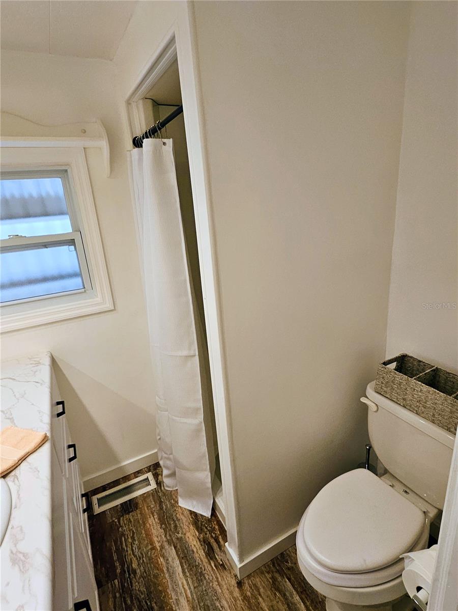 OAKWOOD MANOR - Residential