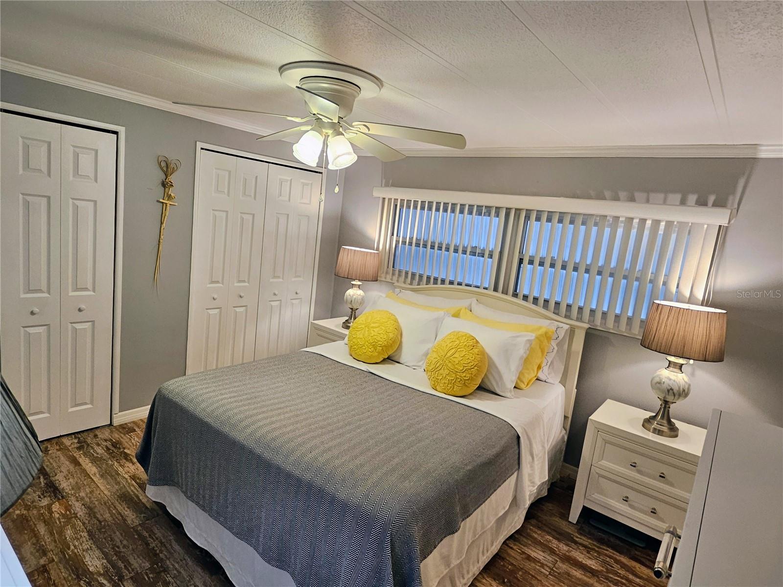 OAKWOOD MANOR - Residential