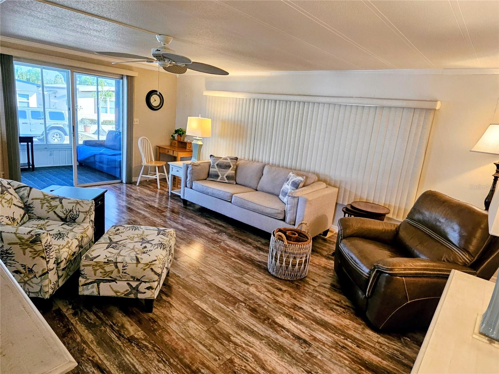 OAKWOOD MANOR - Residential