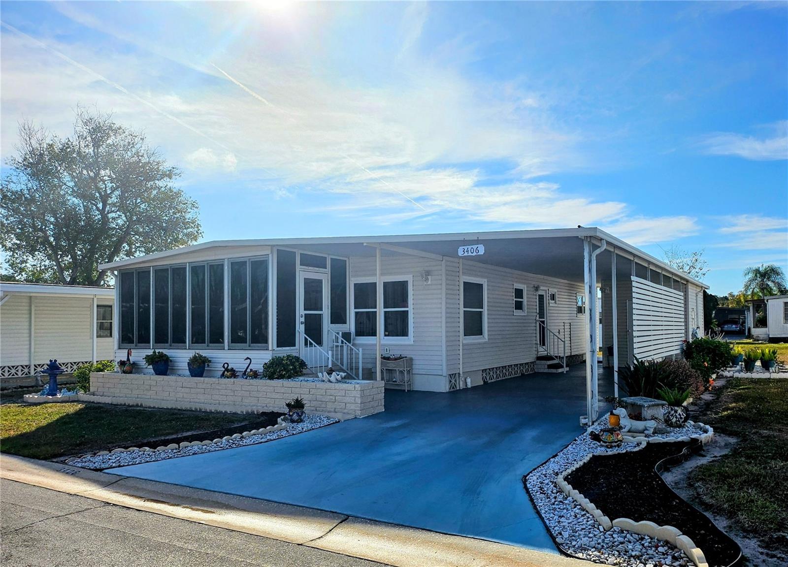 OAKWOOD MANOR - Residential